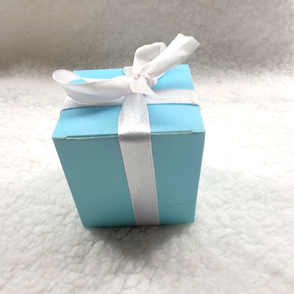 Small Tiffany Co. Inspired Treat Boxes! - Picture 2 of 7